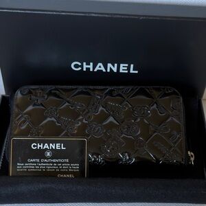 CHANEL Lucky Icon Symbols Black Patent Leather Zip Around Continental Wallet Box